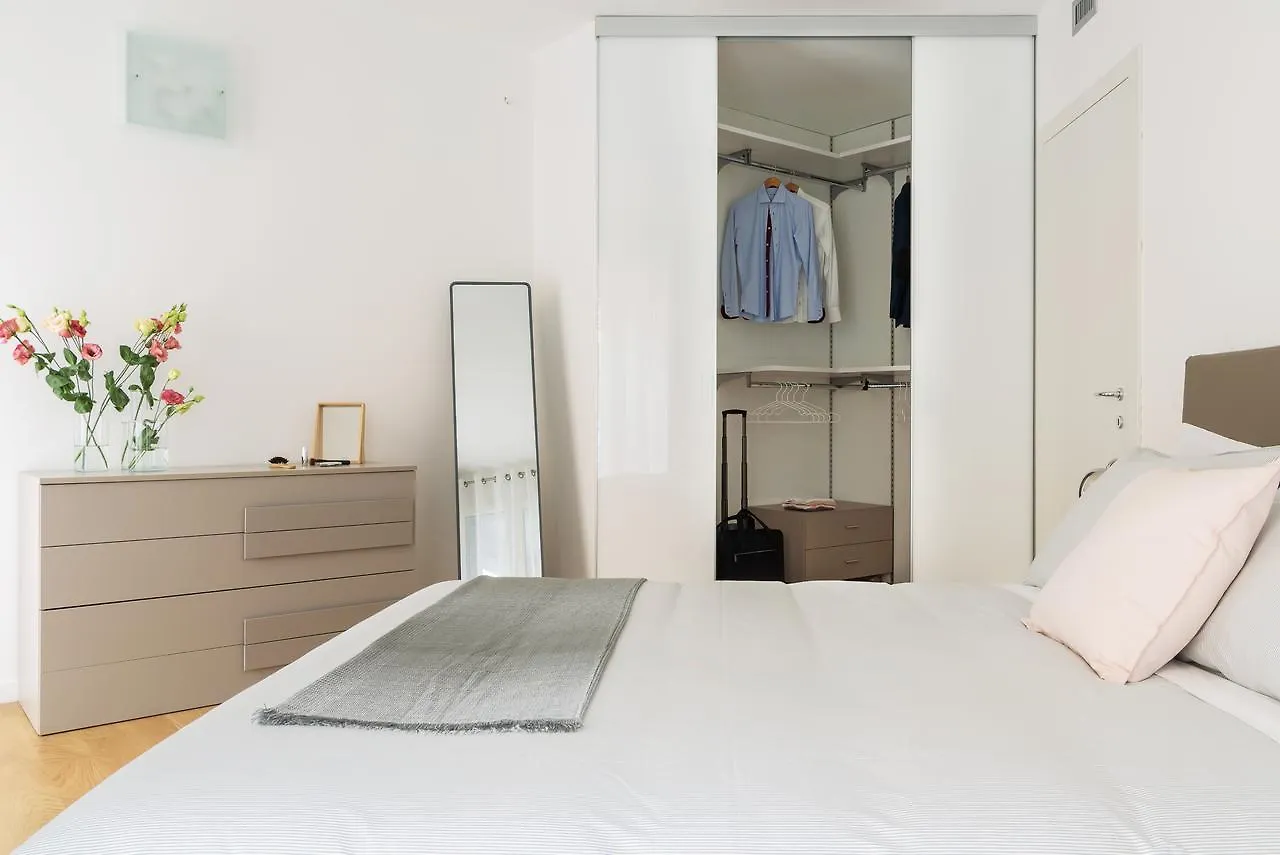 Joivy Sunny 1-Bed Flat With Balcony Apartment Milan Italy