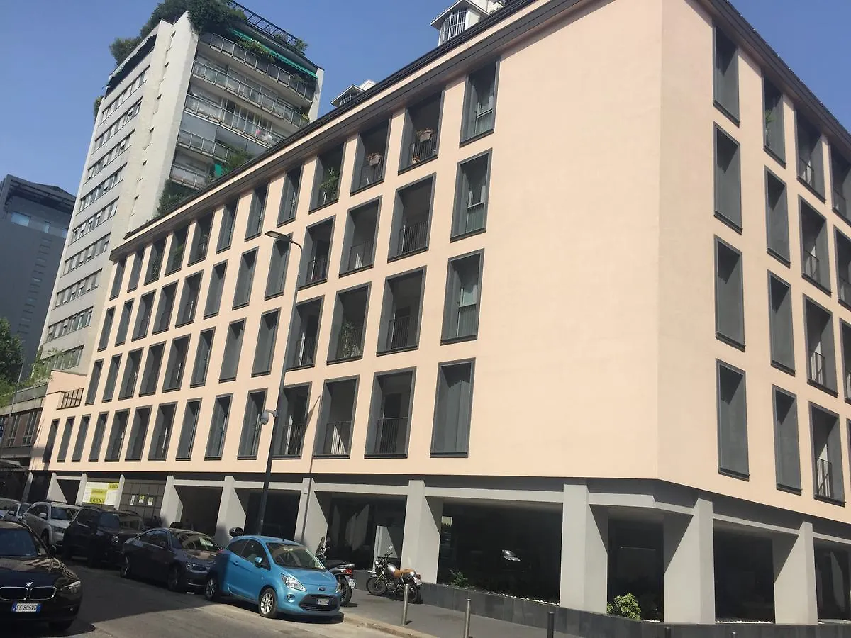 Joivy Sunny 1-Bed Flat With Balcony Apartment Milan