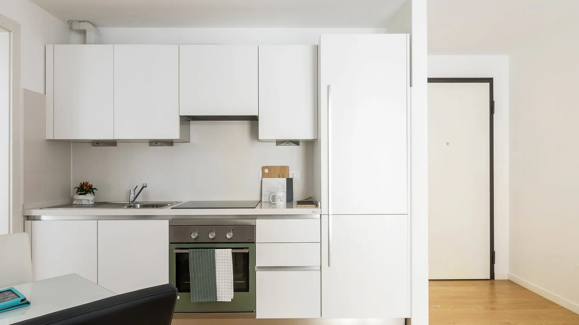 Joivy Sunny 1-Bed Flat With Balcony Apartment Milan