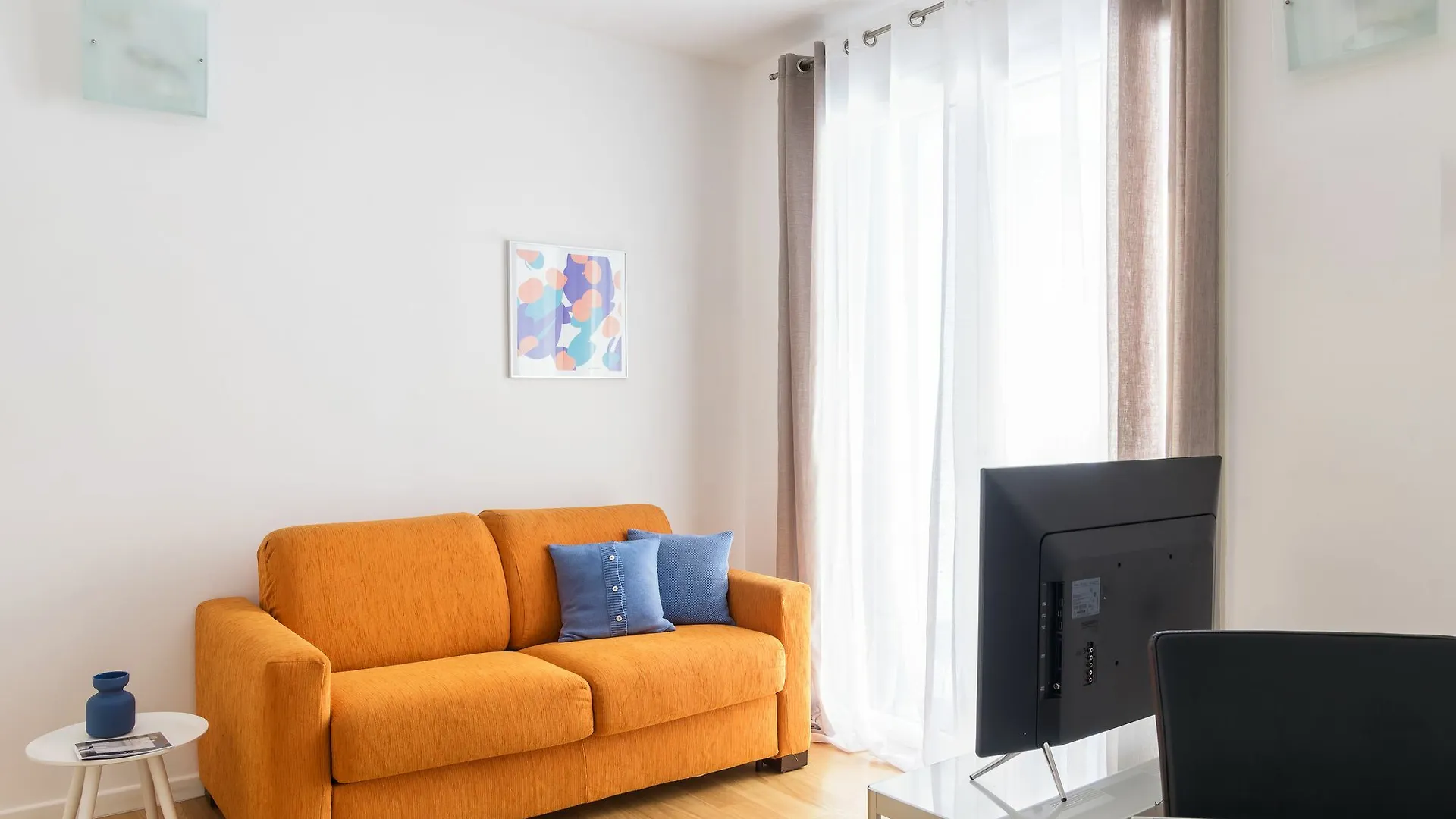 Joivy Sunny 1-Bed Flat With Balcony location