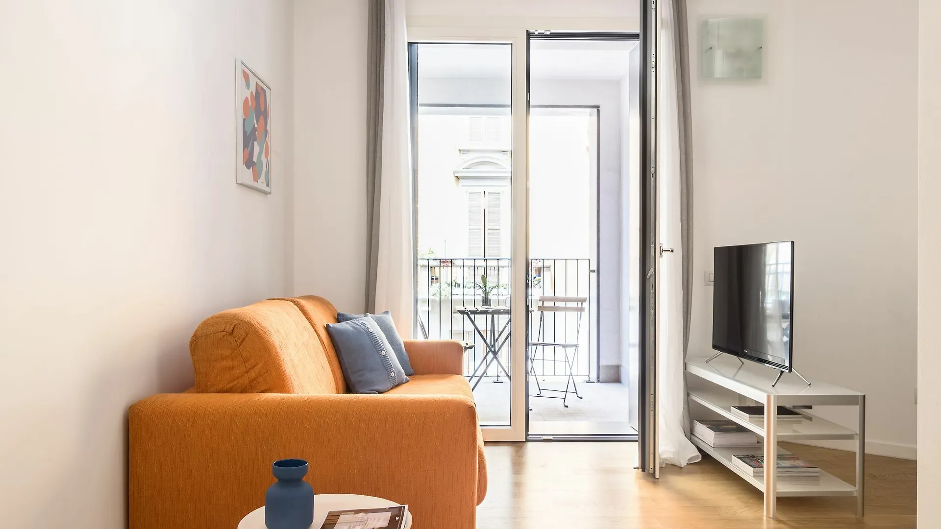 Joivy Sunny 1-Bed Flat With Balcony Apartment Milan