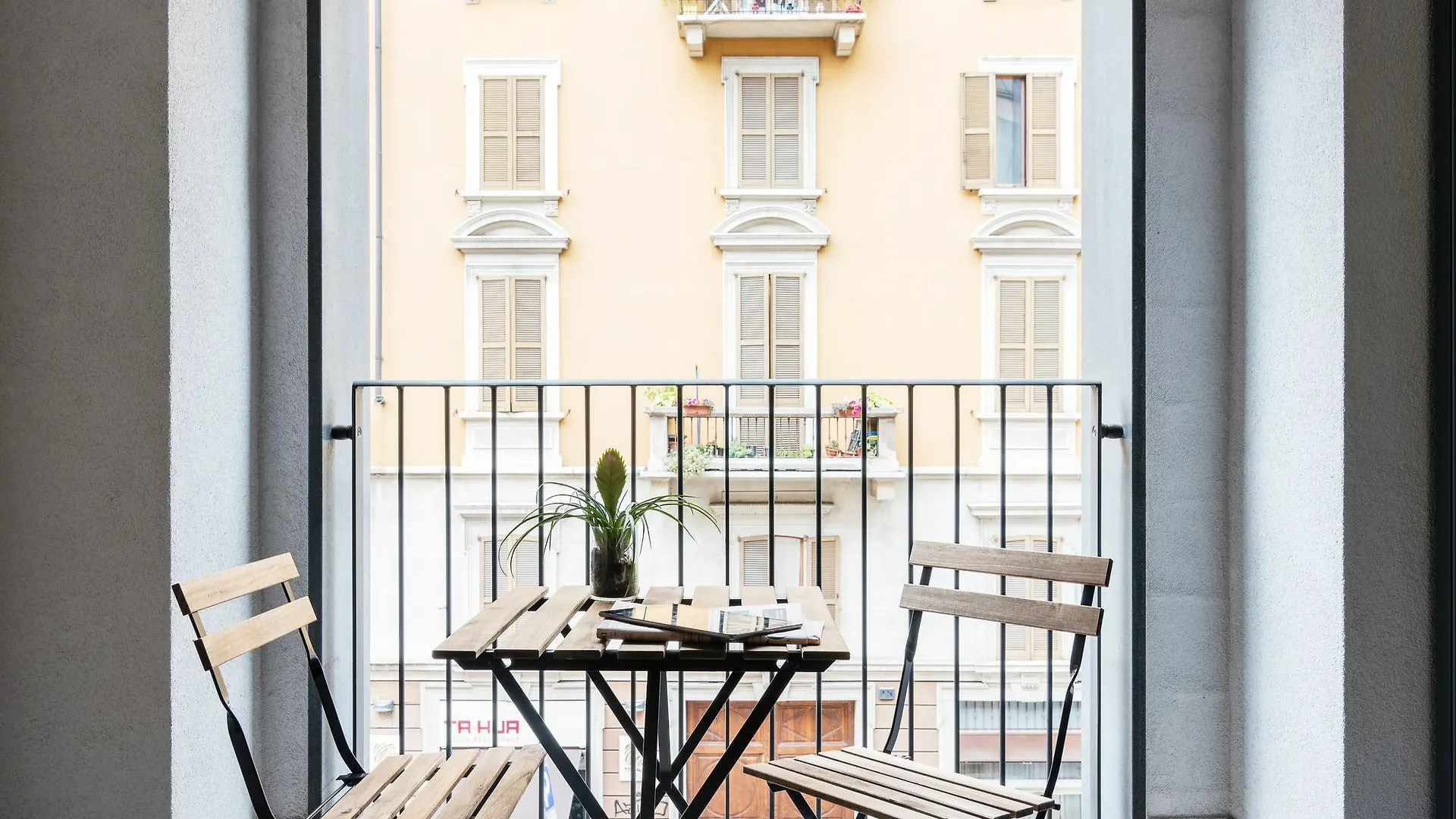 Joivy Sunny 1-Bed Flat With Balcony Apartment Milan Italy