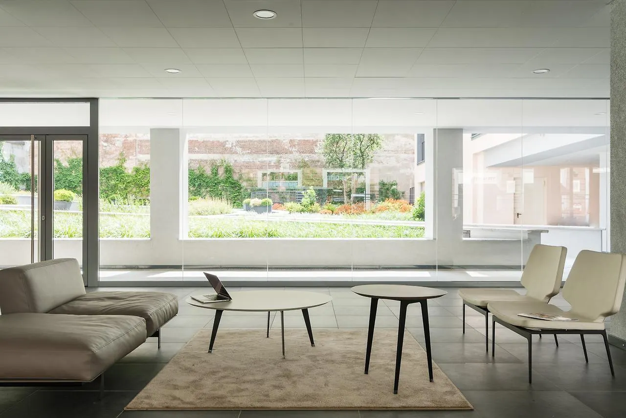 דירות מילאנו Joivy Sunny 1-Bed Flat With Balcony איטליה