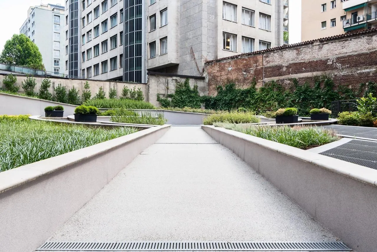 Joivy Sunny 1-Bed Flat With Balcony Lejlighed Milano